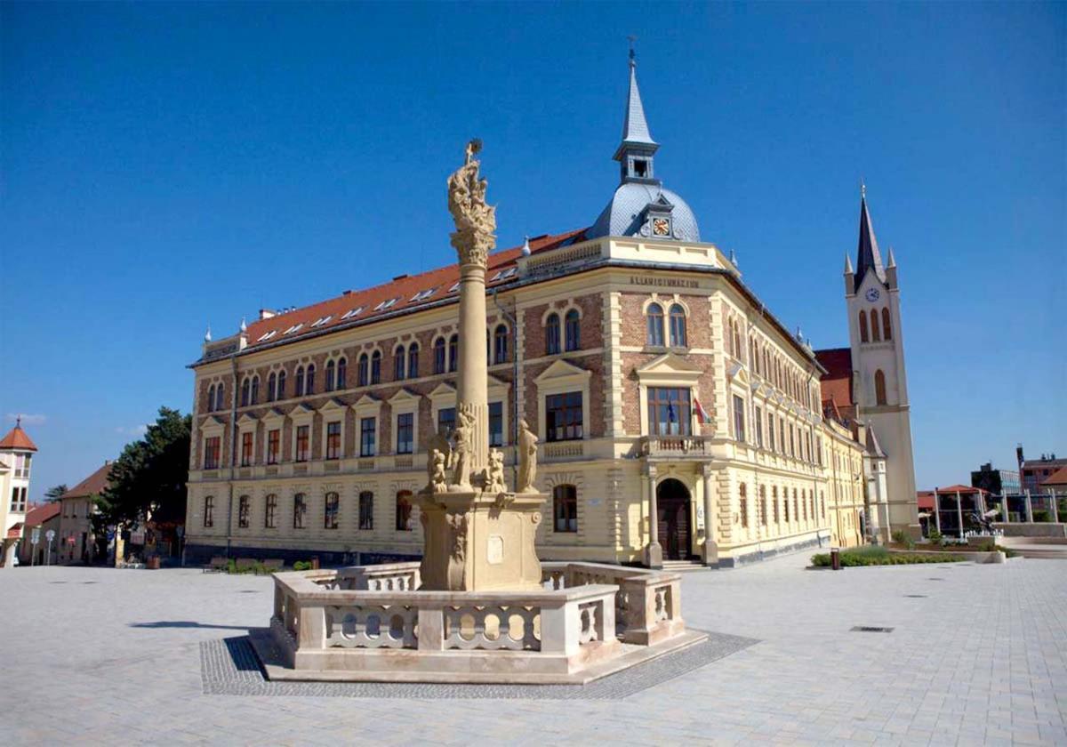 Pegazus Apartman Keszthely Bagian luar foto